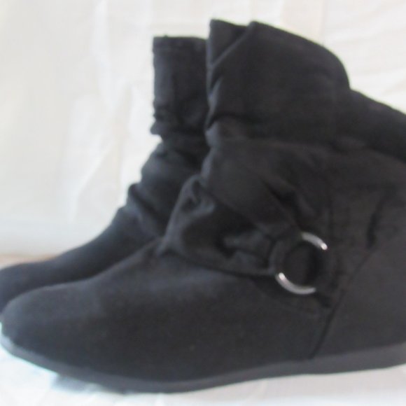 Women's WIDE FIT Serena Ankle Boot - black| CLOUDWALKERS Size 7.5 - Picture 1 of 3
